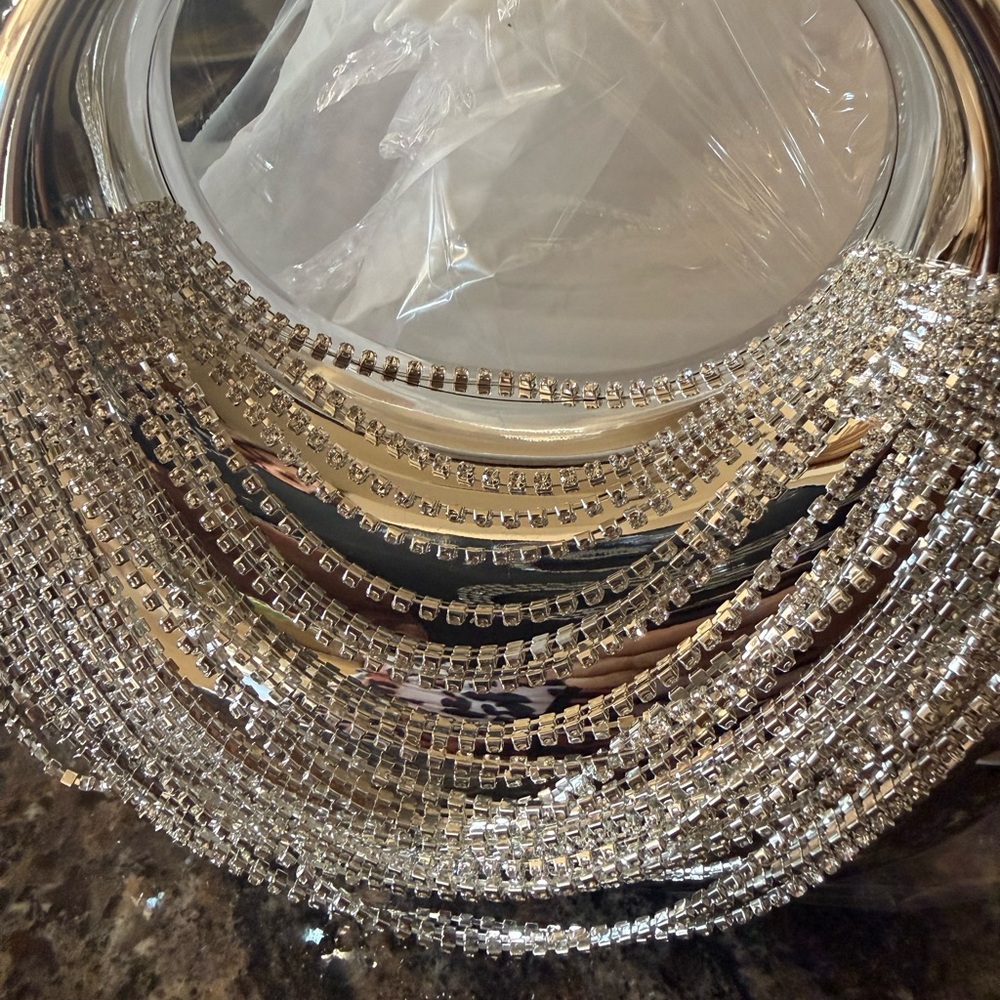 Elegant Silver Handbag with Rhinestone Detailing - Picture 6 of 6